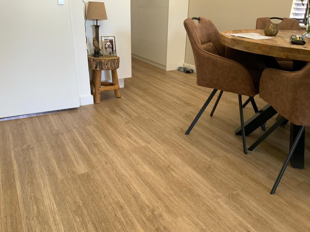 Pvc click vloer - Eenvoudig te leggen en duurzaam, Huis en Inrichting, Ophalen, Gebruikt, Bruin, 25 tot 50 m²