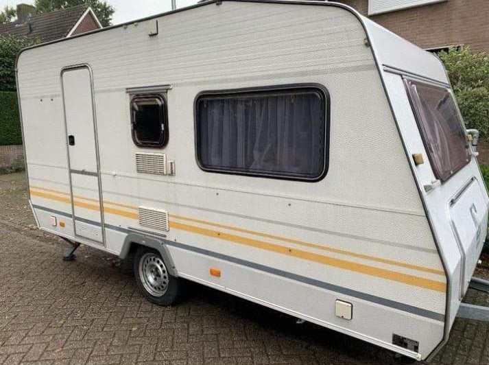 Knaus Sudwind 1992 met stapelbed en voortent 100km/h keuring, Stapelbed, Treinzit, 750 - 1000 kg, Particulier