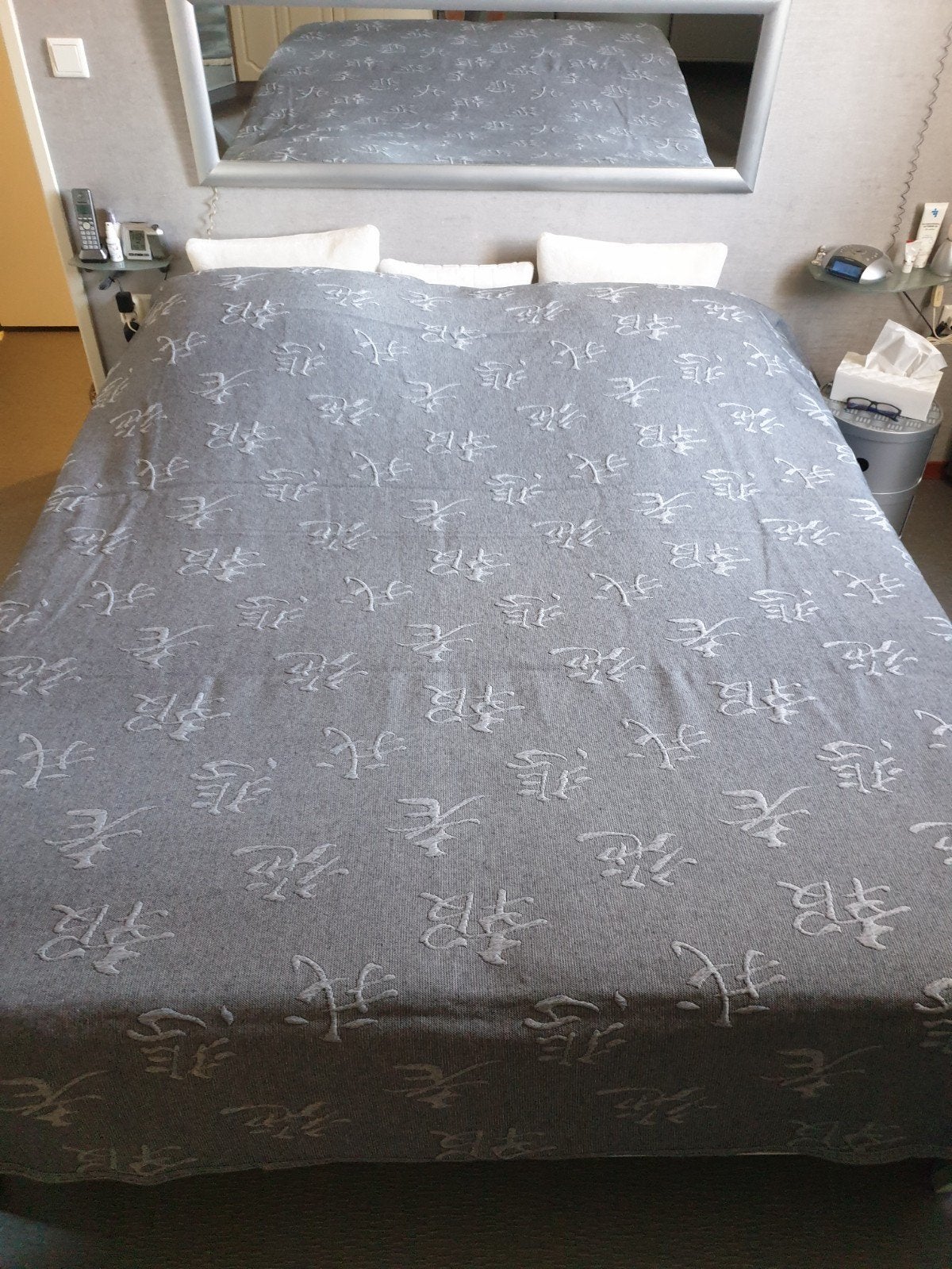Prachtige ZEN bedsprei in asgrijs, Ophalen, Tweepersoons, Zo goed als nieuw, Overige maten