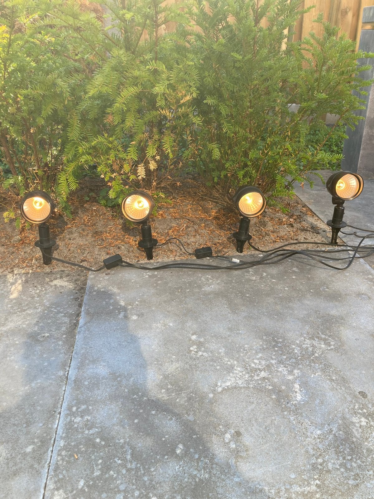 4 tuinspots 12 Volt van merk Massive, Ophalen, Aluminium, Spots, Waterbestendig