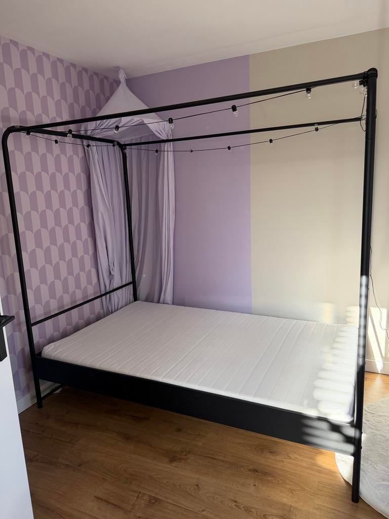 Vtwonen hemelbed zwart metaal 120x200 cm, Ophalen, Zwart, Zo goed als nieuw, Twijfelaar