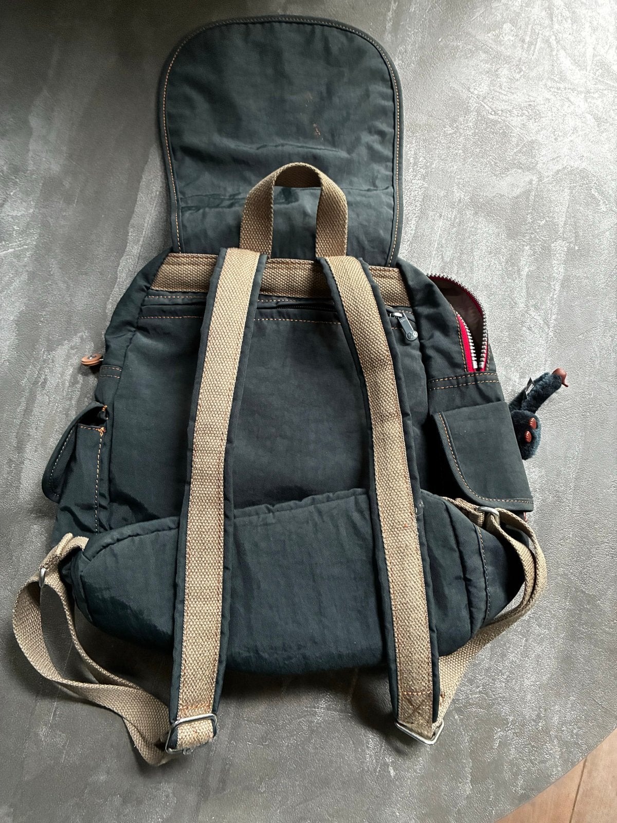 Kipling rugzak - Donkerblauw met rode accenten, Ophalen, Gebruikt, Kipling, 25 tot 40 cm