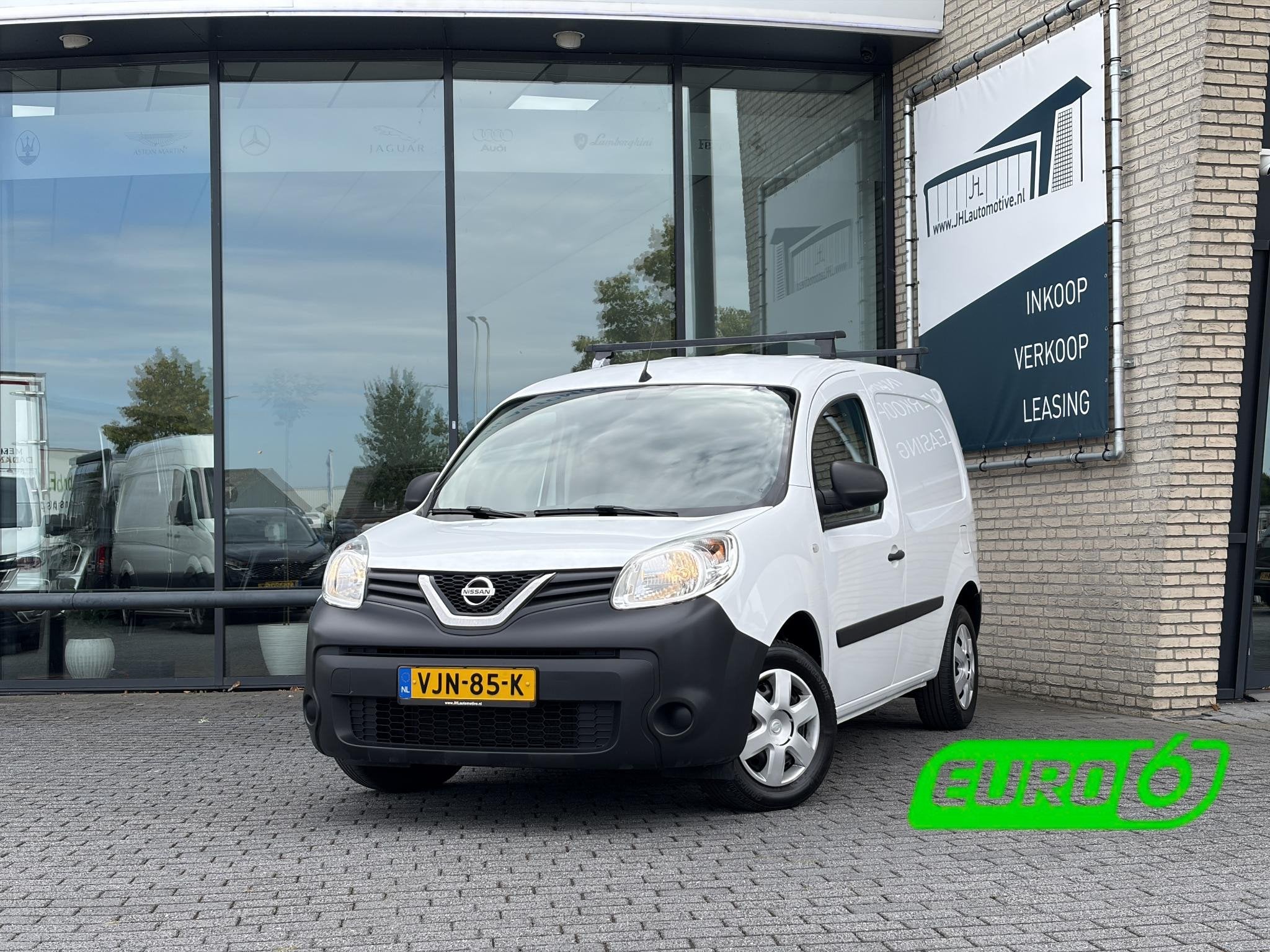 Nissan NV250 1.5 dCi 95 L1H1*A/C*CRUISE*HAAK*3PERS*DAKDRAGER, Auto's, Stof, Gebruikt, Euro 6, Wit