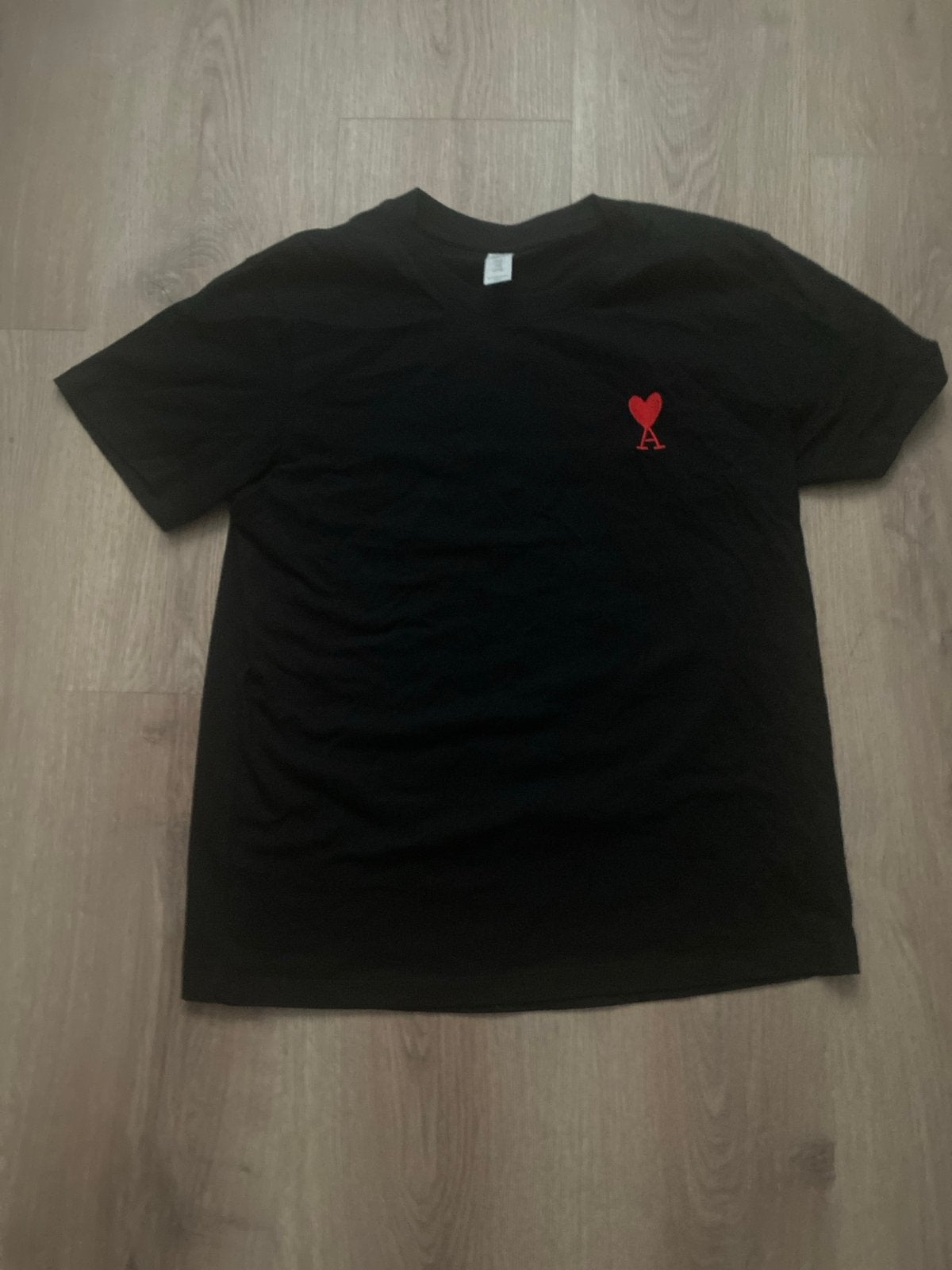 Ami paris t-shirt in het zwart - Maat S, Ophalen of Verzenden, Zo goed als nieuw, Maat 46 (S) of kleiner, Zwart