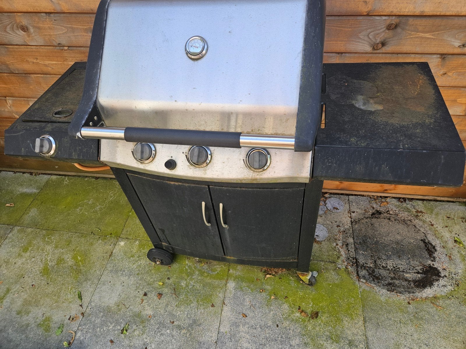 Oude  roestige BBQ. Goed voor oud ijzer!, Ophalen, Gebruikt