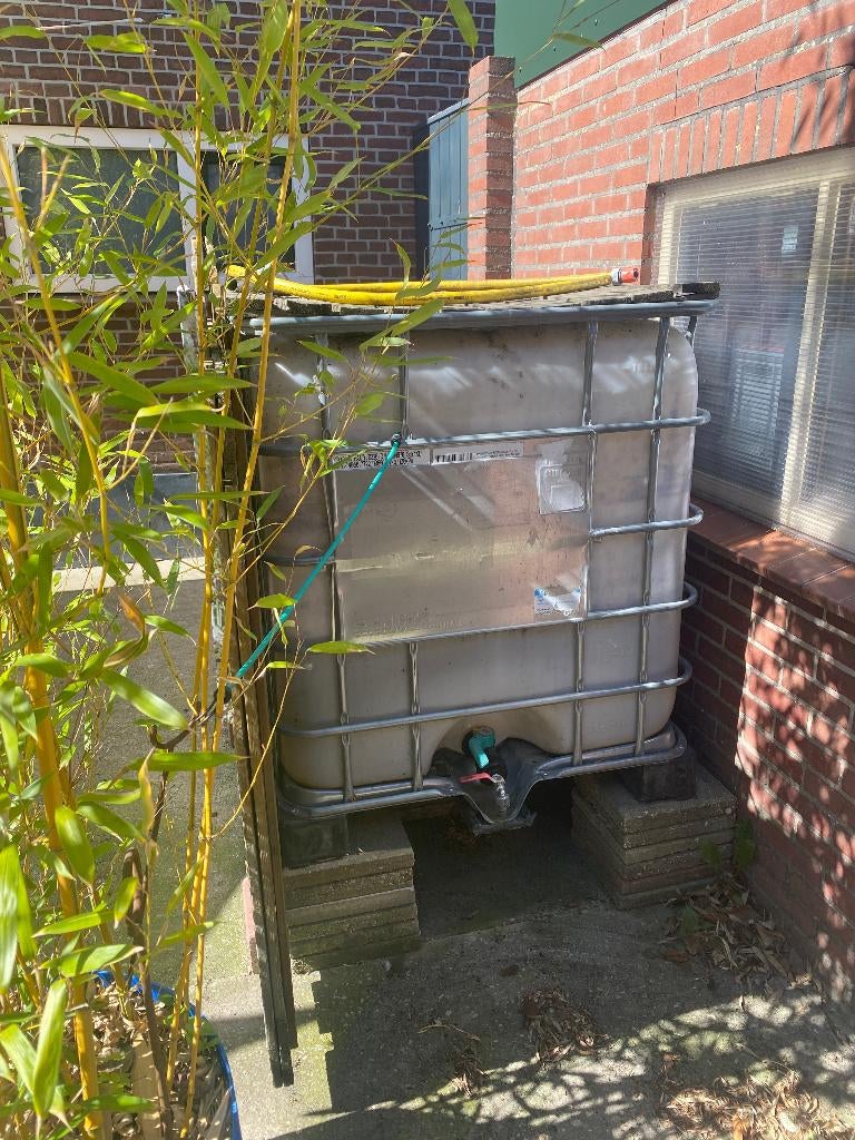 Watervat- IBC - 1000 liter vloeistof container, Ophalen, Kunststof, Gebruikt, Met kraantje