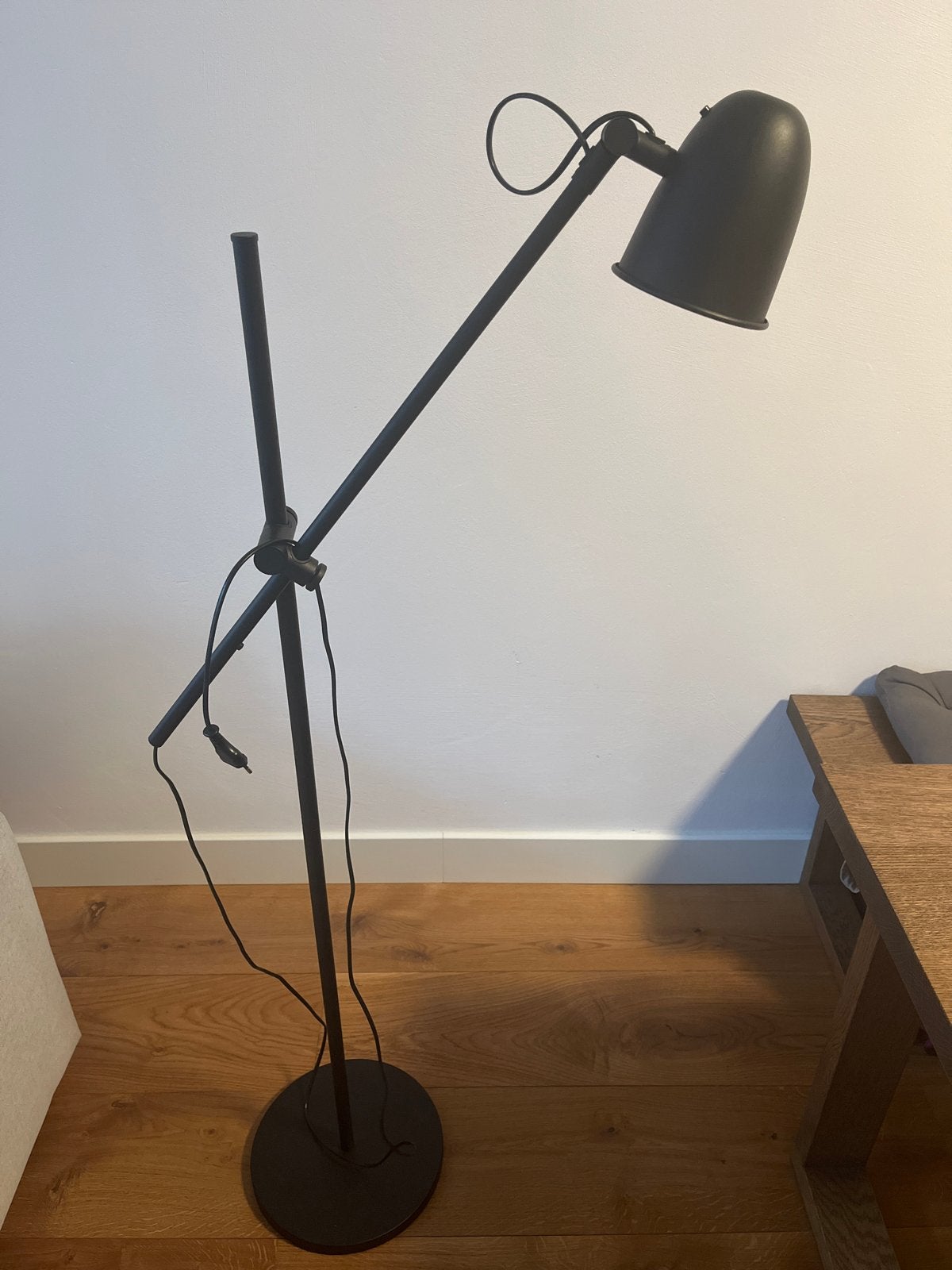 IKEA SKURUP Vloerlamp - Zwart, verstelbaar, Ophalen, E14 (klein), Zo goed als nieuw, Metaal