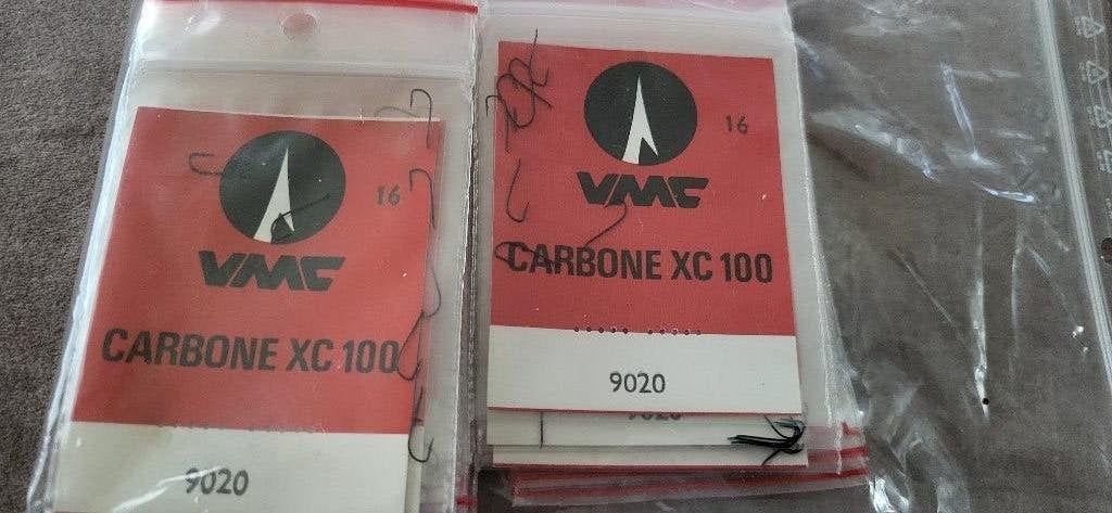 VMC Carbone witvishaken no. 16 - 25x zakjes, Ophalen of Verzenden, Nieuw, Haak