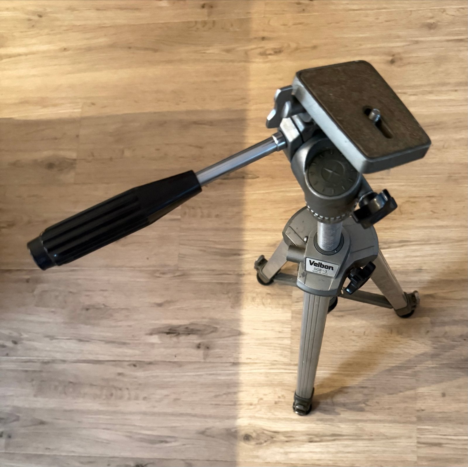 Velbon DGB-3 Statief - Vintage en Functioneel, Gebruikt, 125 cm of minder, Velbon, Snelkoppelingsplaat