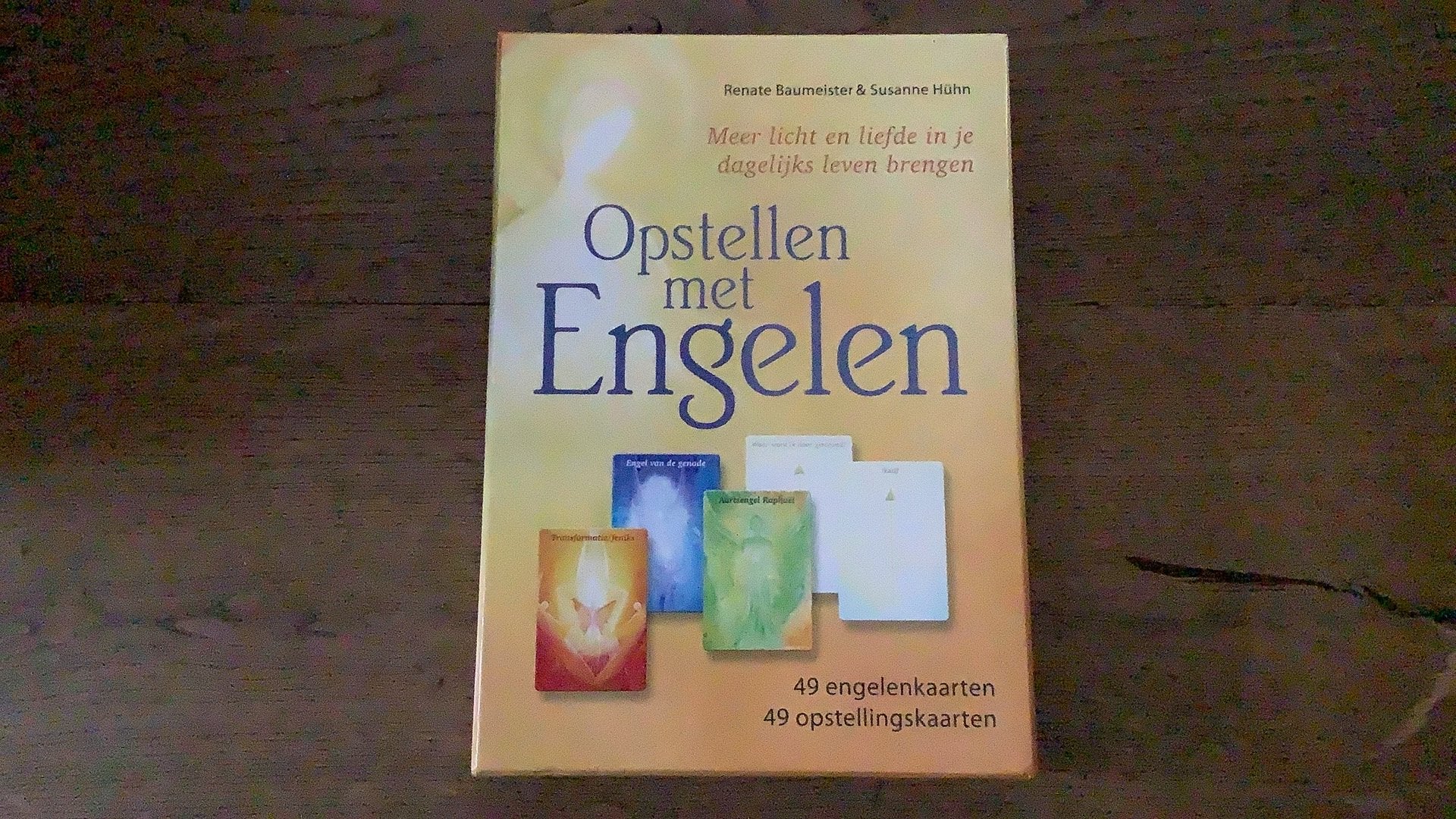 Susanne Huhn - Opstellen met engelen, Tarot of Kaarten leggen, Overige typen, Ophalen of Verzenden, Zo goed als nieuw