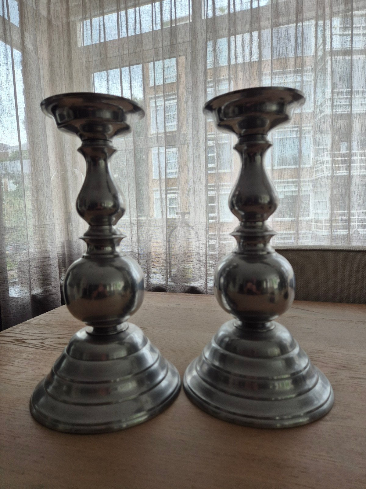 aluminium kandelaars 40 cm hoog, voet 20 cm doorsnee, Ophalen, 40 cm, Metaal, Kandelaar