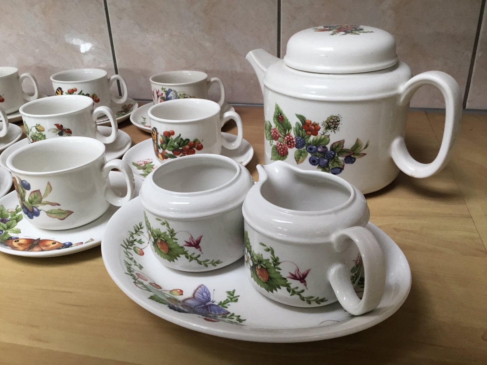 Marjolein Bastin Bosvruchten servies  J&G Wedgwood, Ophalen of Verzenden, Zo goed als nieuw, Porselein, Overige typen