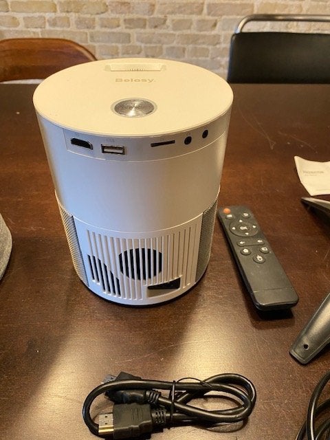 LED projector., Ophalen, Zo goed als nieuw, LED, Belesy