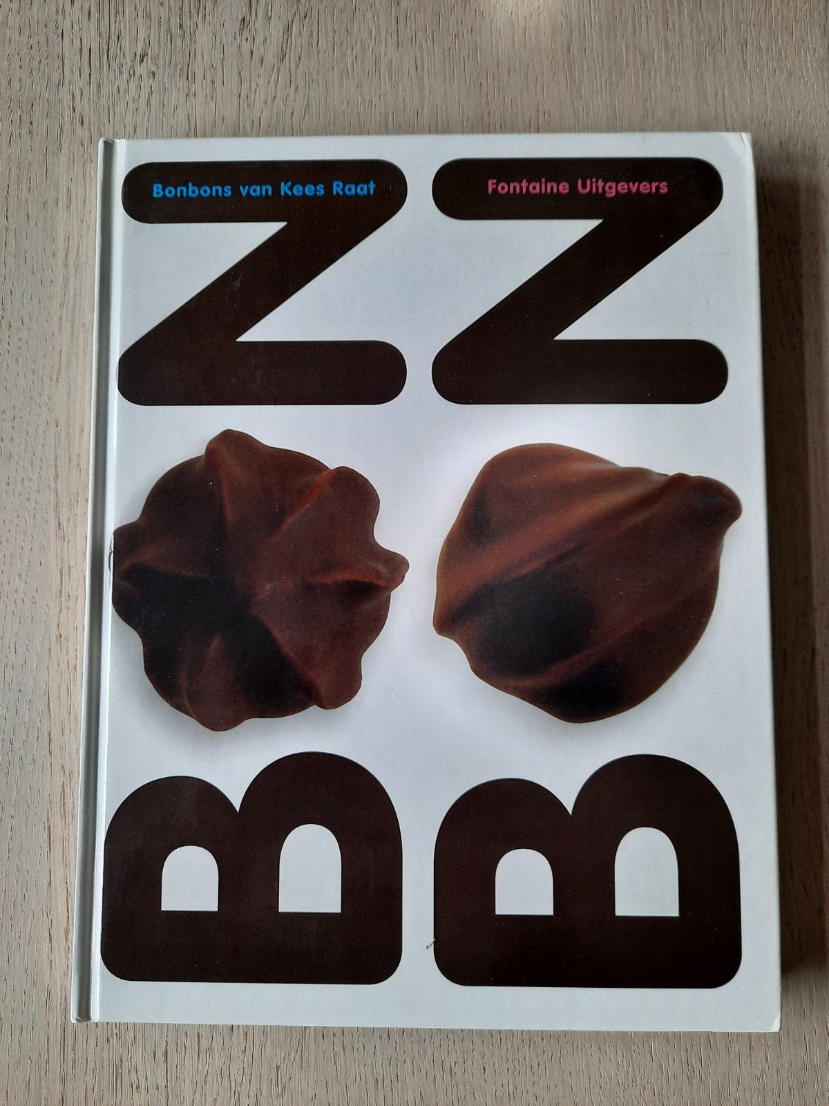 BONBON - Kees Raat

Hardcover in uitstekende conditie.

In d, Boeken, Kookboeken, Ophalen of Verzenden, Zo goed als nieuw