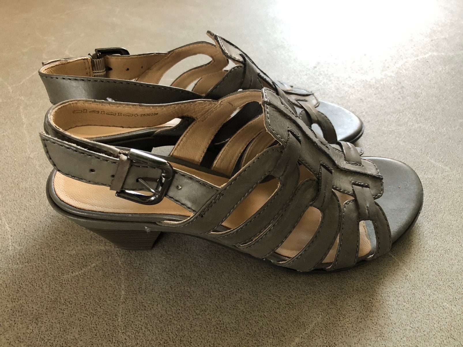 Cellini zomerschoenen maat 4,5, Ophalen of Verzenden, Zo goed als nieuw, Grijs, Schoenen met lage hakken