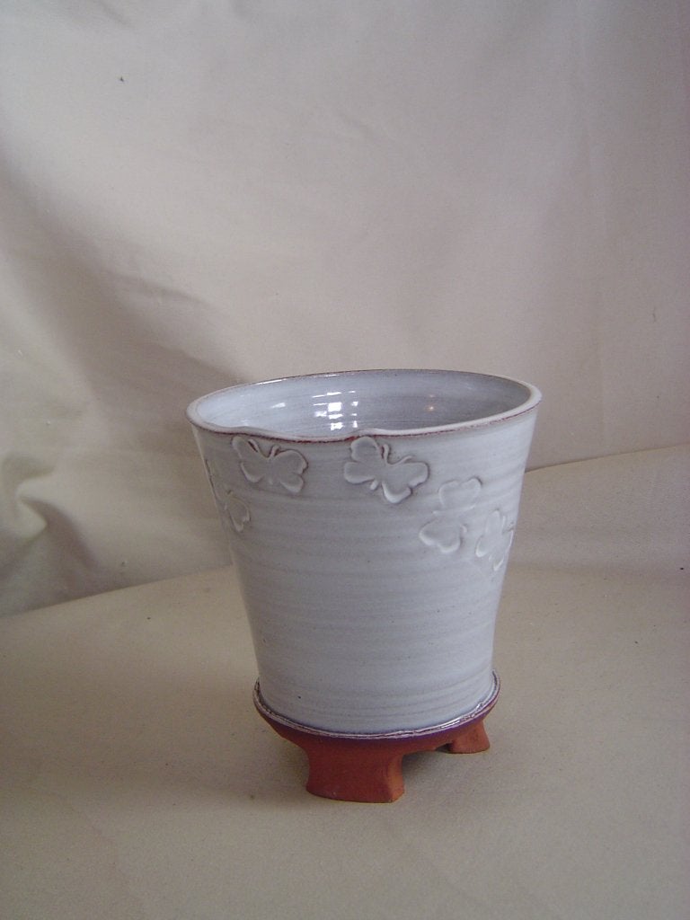 Wit geglazuurde terracottapot op drie pootjes vlinder, Rond, Binnen, Ophalen of Verzenden, Zo goed als nieuw