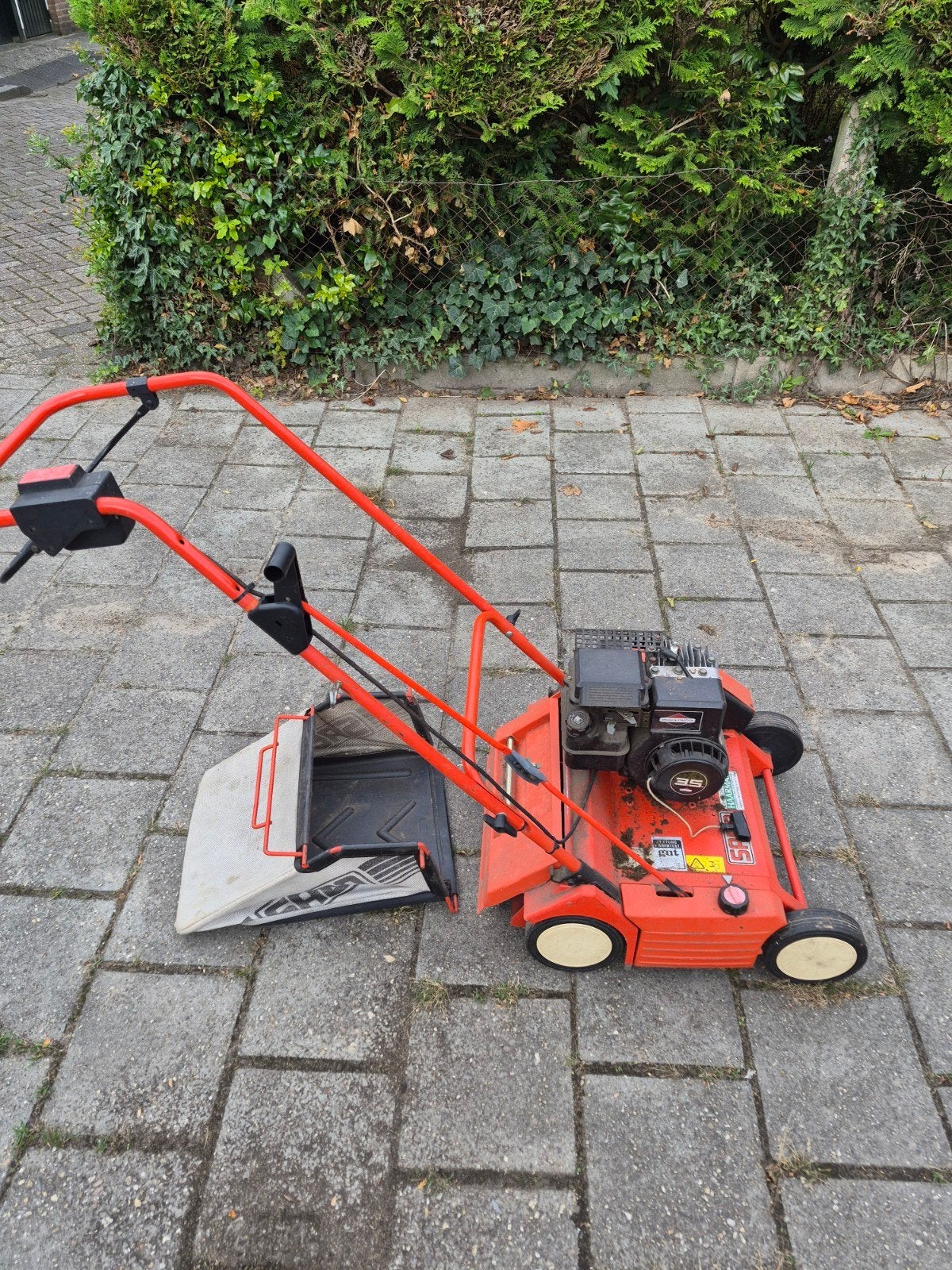 Sabo Verticuteermachine 3.5 Briggs & Stratton Benzine, Cirkelmaaier, Gebruikt, 30 t/m 39 cm, Ophalen