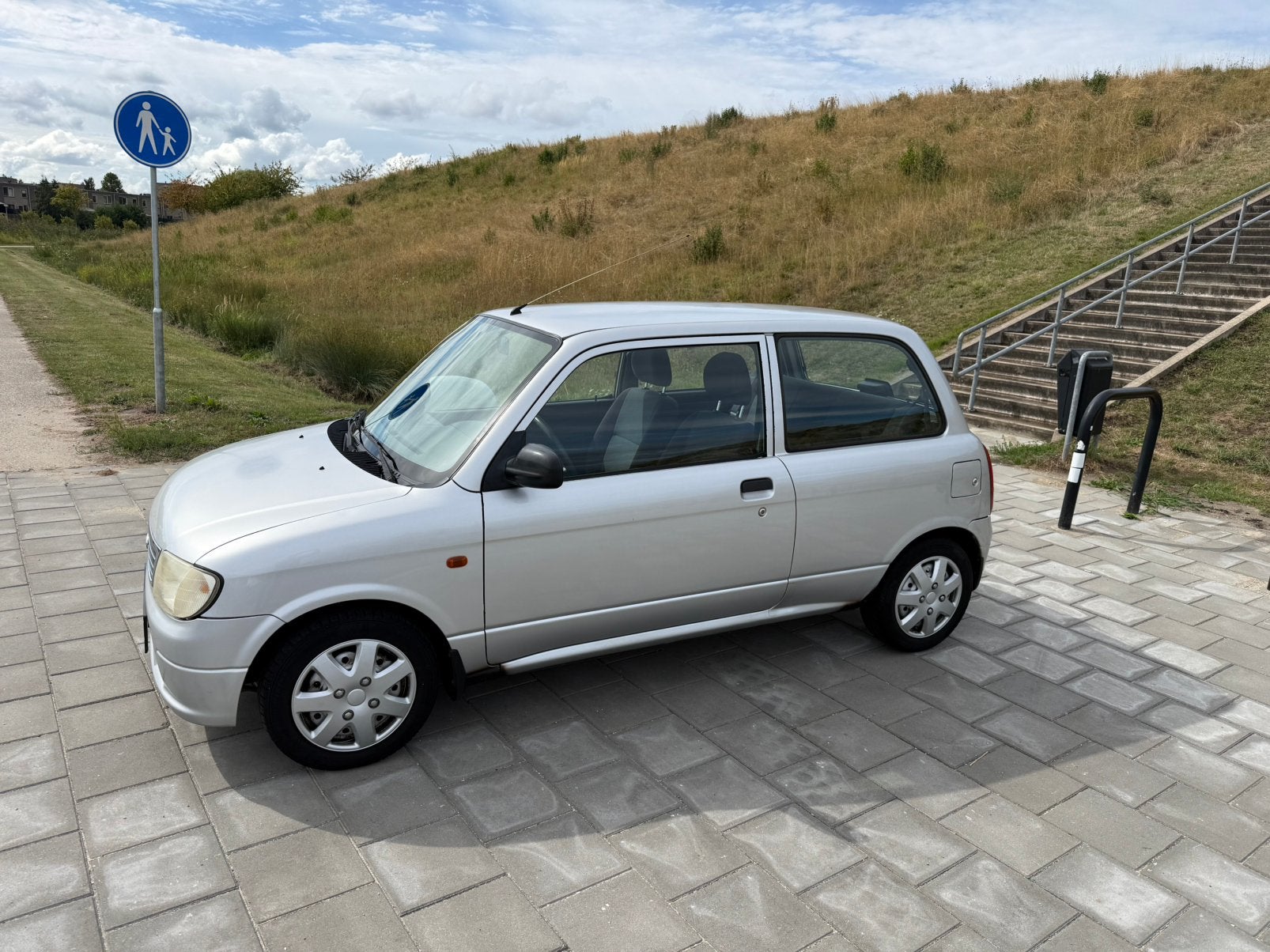 Daihatsu Cuore 1.0 STI AUTOMAAT DEALER AUTO APK 09/2027!, 15 km/l, 600 kg, 18 €/maand, 4 stoelen