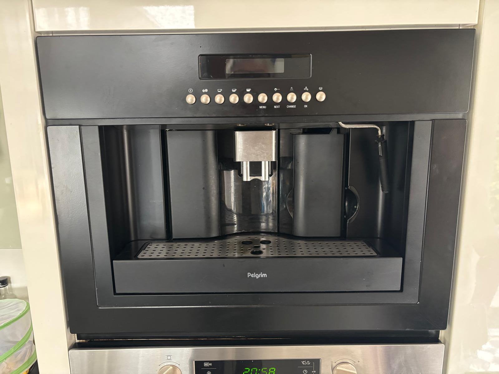 Pelgrim inbouw koffiemachine, Ophalen, Afneembaar waterreservoir, Gebruikt, Koffiemachine