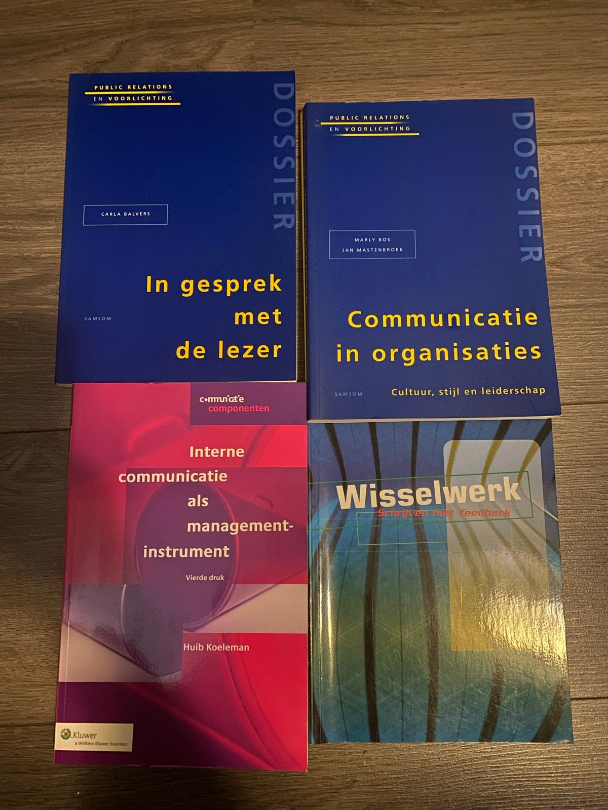 Gratis: 4 boeken over communicatie en schrijven, Ophalen, Gamma, Zo goed als nieuw, HBO