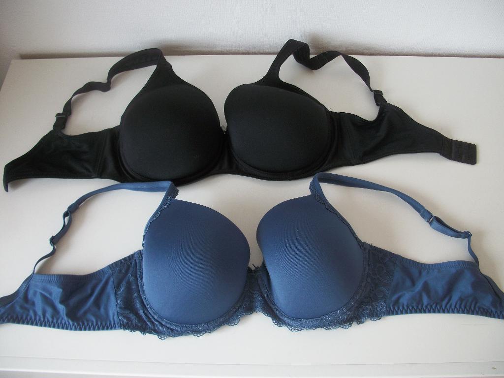 2x BH - Mey Blauw - Felina Zwart - 90B - zgan - per stuk, Kleding | Dames, Ondergoed en Lingerie, Mey, Ophalen of Verzenden, Blauw