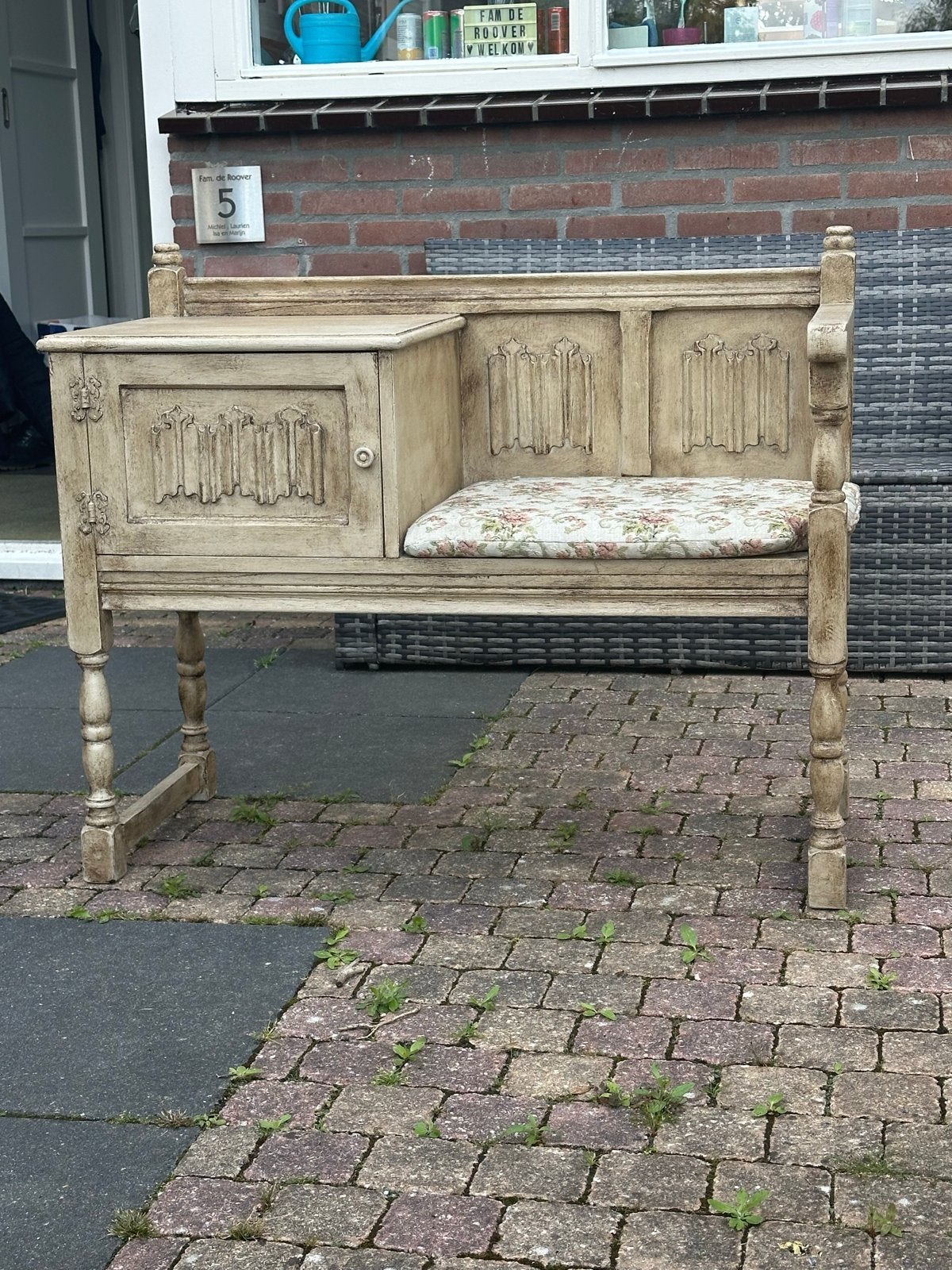 Vintage houten telefoonbankje met opbergruimte en kussen, Antiek en Kunst, Antiek | Meubels | Stoelen en Banken, Ophalen