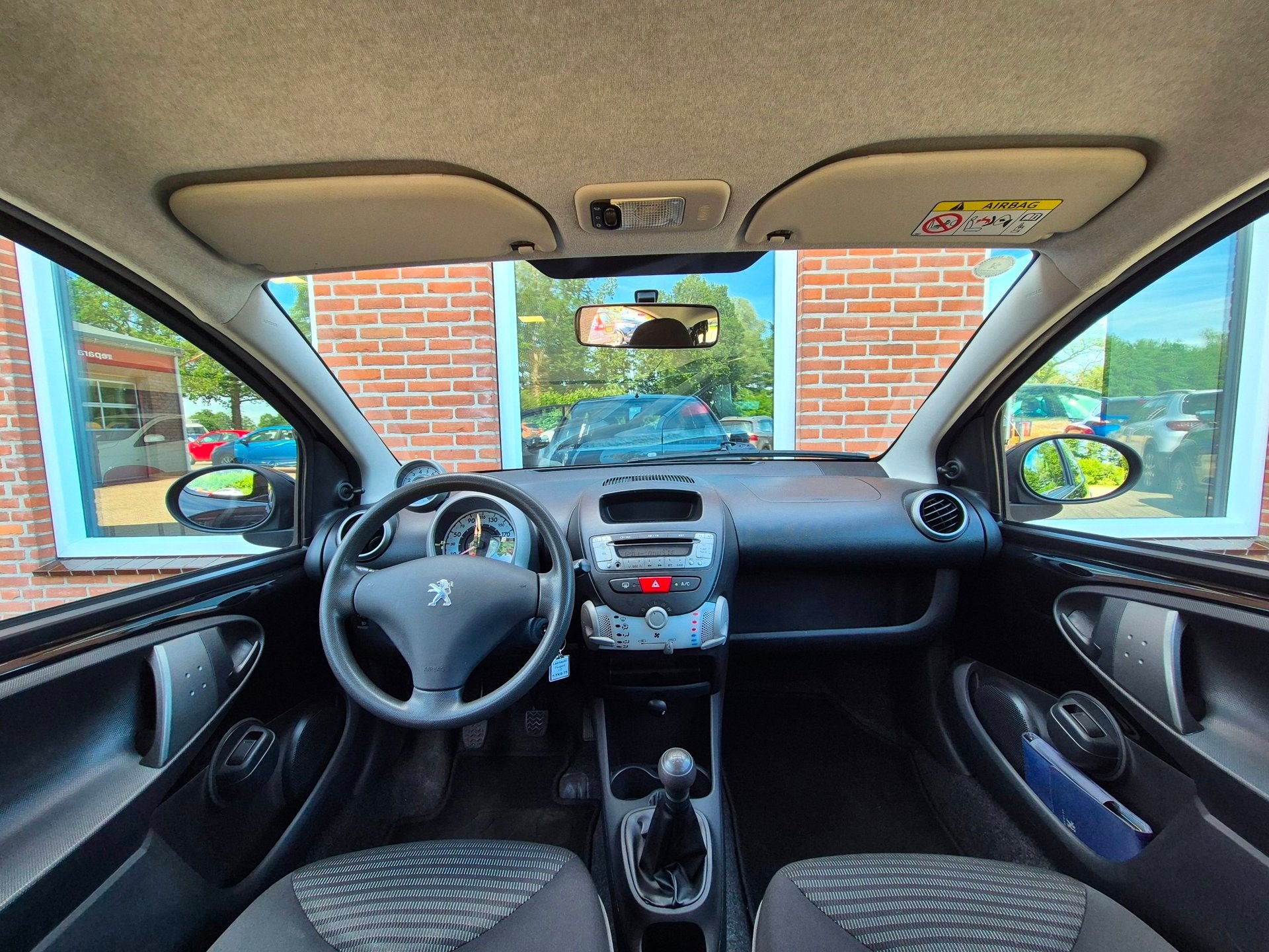 Peugeot 107 1.0 Active 68PK 5drs airco, elektr.ramen, radio/, Auto's, Peugeot, Voorwielaandrijving, Euro 5, Stof, Gebruikt