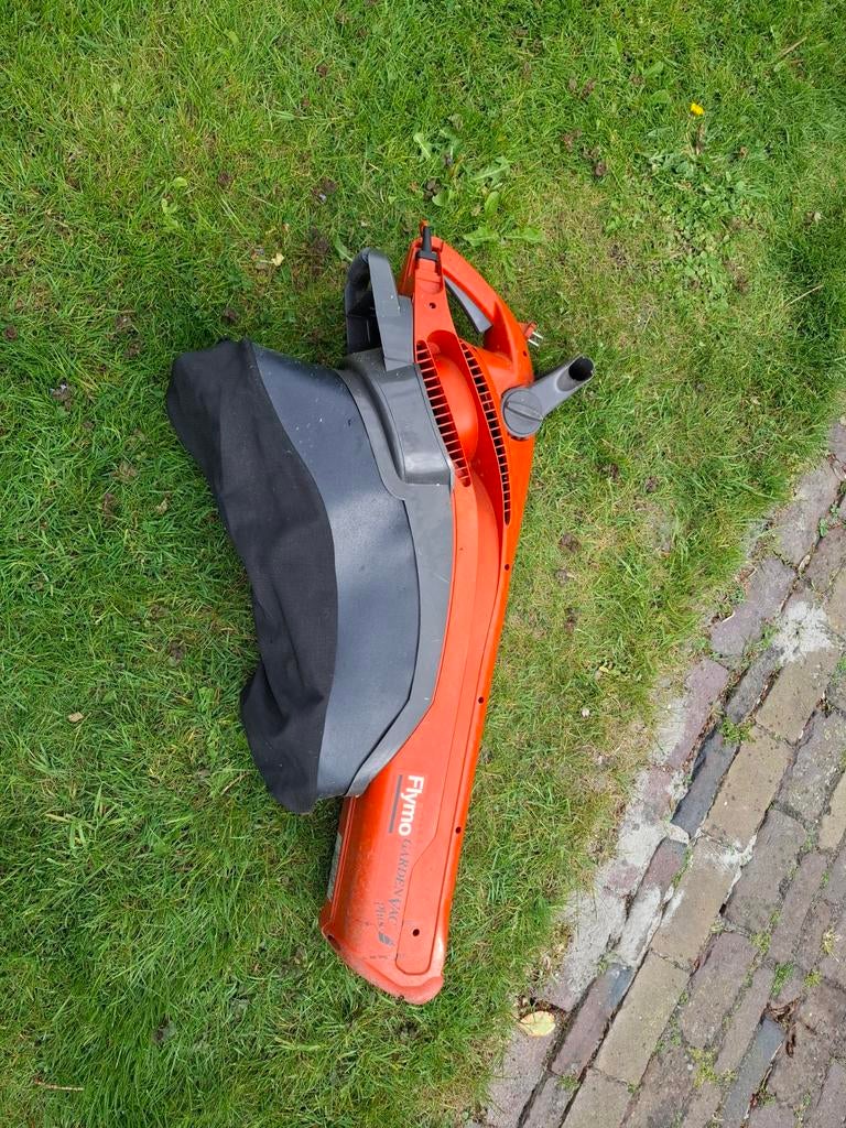 Flymo bladblazer en bladzuiger, Ophalen, Gebruikt, Elektrisch
