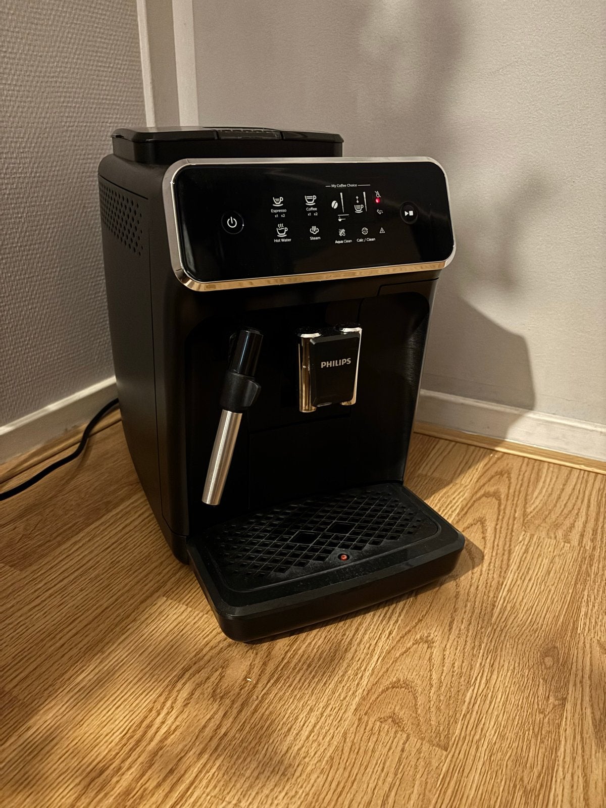 Philips 2200 Serie Volautomatische Espressomachine, Witgoed en Apparatuur, Koffiezetapparaten, Ophalen, Afneembaar waterreservoir