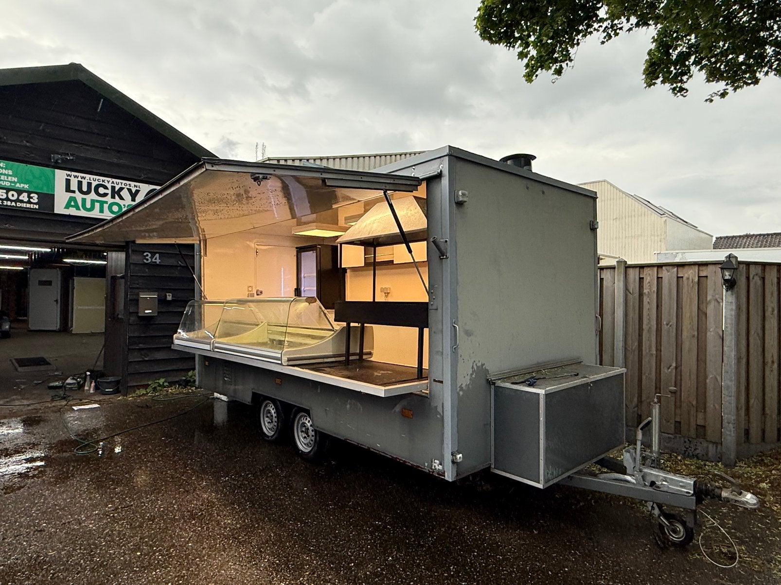 Te Koop Foodtruck - bbq- vele doeleinde - koeling etc, Zakelijke goederen, Ophalen