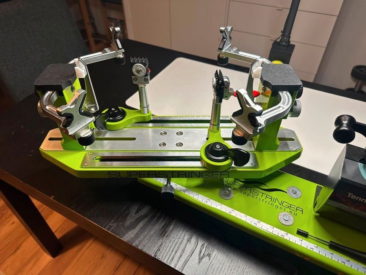 Bespanmachine SuperStringer Elektronik 3600 Groen, Sport en Fitness, Ophalen of Verzenden, Zo goed als nieuw
