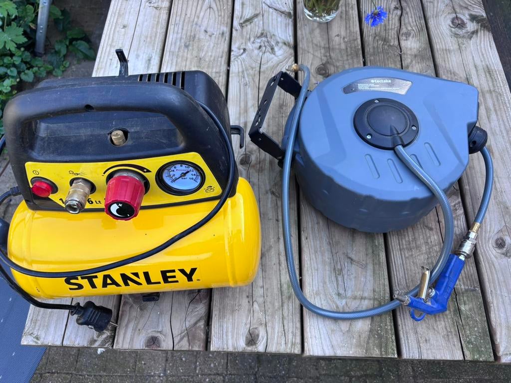 Stanley DN200/8/6 compressor + tectake luchtslanghaspel, Minder dan 25 liter, Ophalen, Zo goed als nieuw, Minder dan 200 liter/min