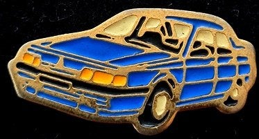 Renault Safrane pin- lichtblauw gelakt, Verzamelen, Speldjes, Pins en Buttons, Ophalen of Verzenden, Nieuw, Transport, Speldje of Pin