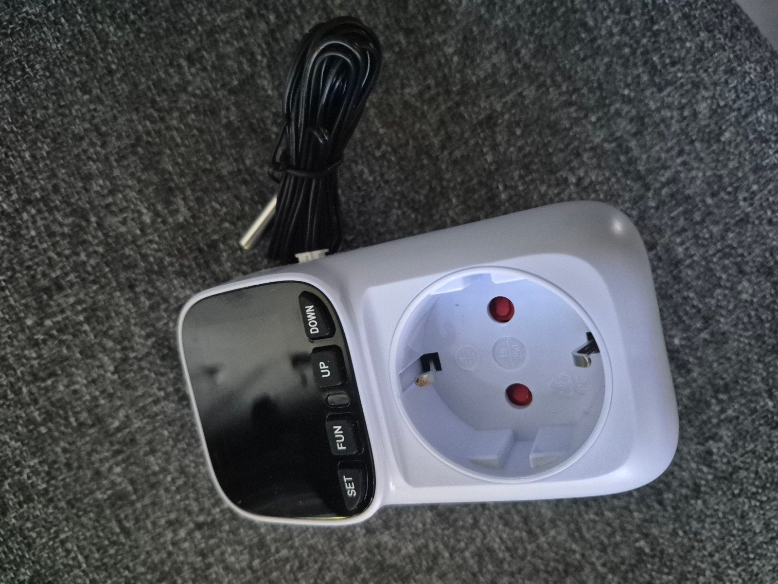 Digitale Thermostaat Stopcontact met Temperatuursensor, Ophalen of Verzenden, Zo goed als nieuw, Stopcontact