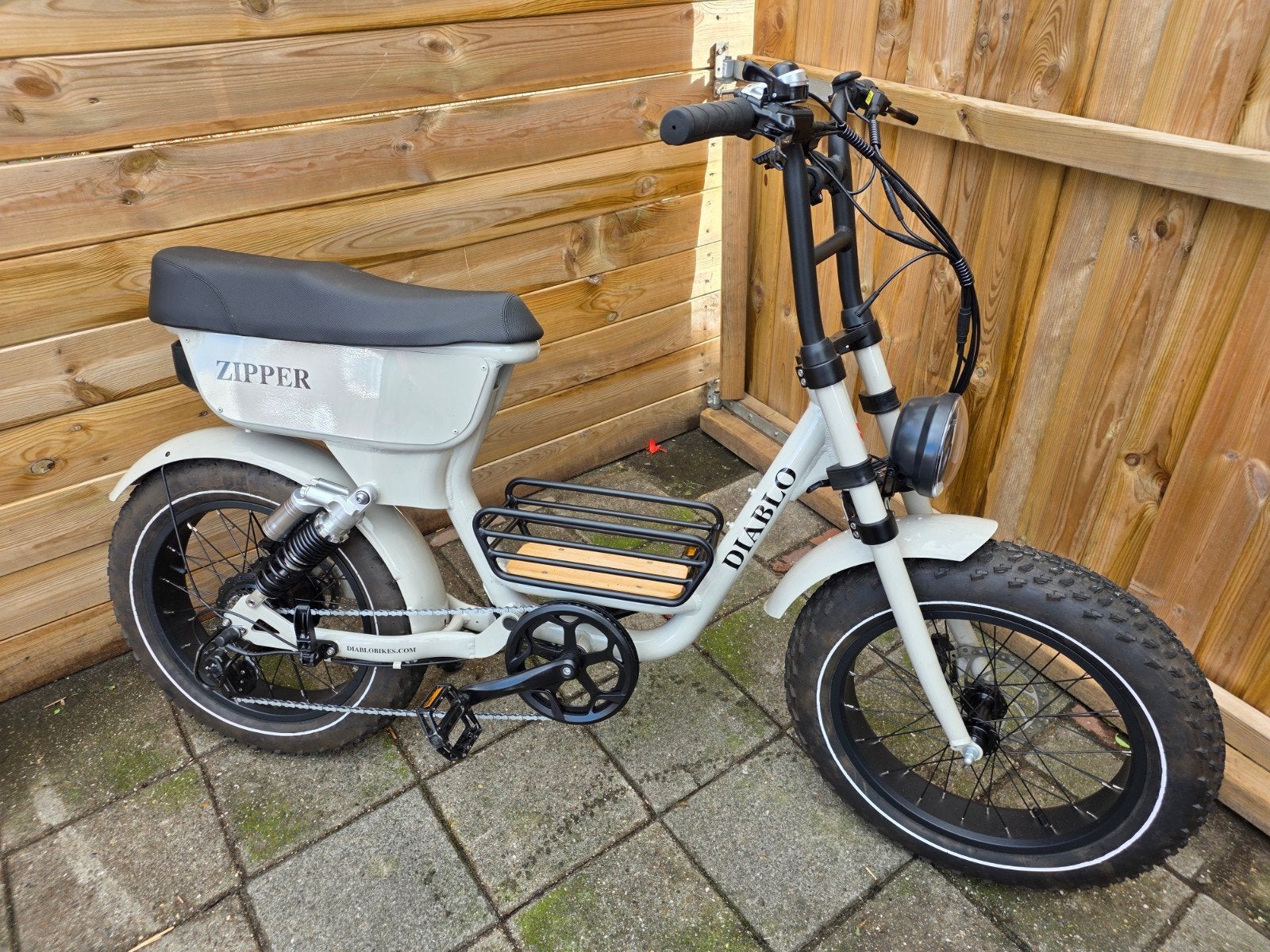 Diablo Zipper E-bike - Fatbike Stijl, Zo goed als nieuw, Minder dan 47 cm, 50 km per accu of meer, Ophalen