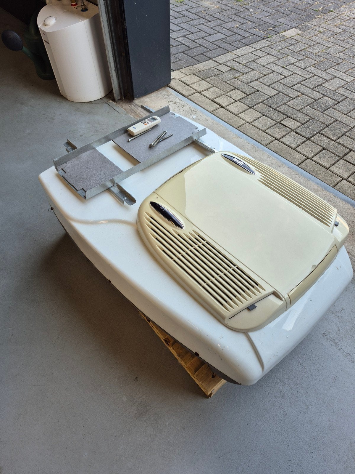 Telair 7300H dakairco met defect - voor onderdelen/reparatie, Caravans en Kamperen, Ophalen