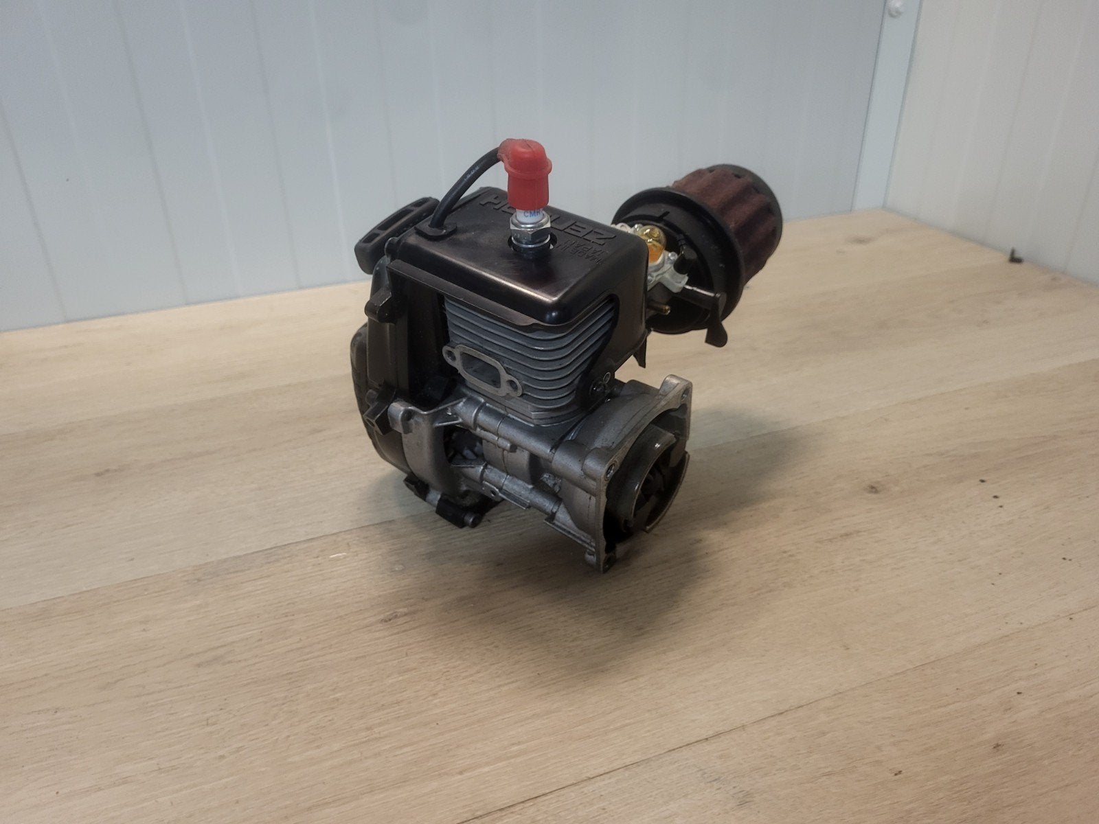 26cc zenoah motortje, Ophalen of Verzenden, Zo goed als nieuw, Overige schalen, Onderdeel