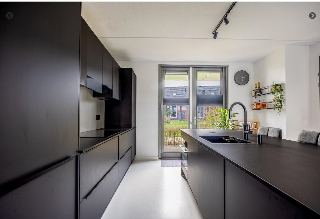 Keuken met eiland in antraciet - zwart, Ophalen, Zwart, Overige typen, Zo goed als nieuw