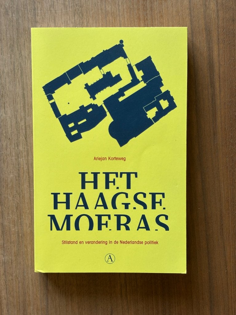 Boek: Het Haagse moeras - Ariejan Korteweg, Ophalen of Verzenden, Nieuw, Nederland