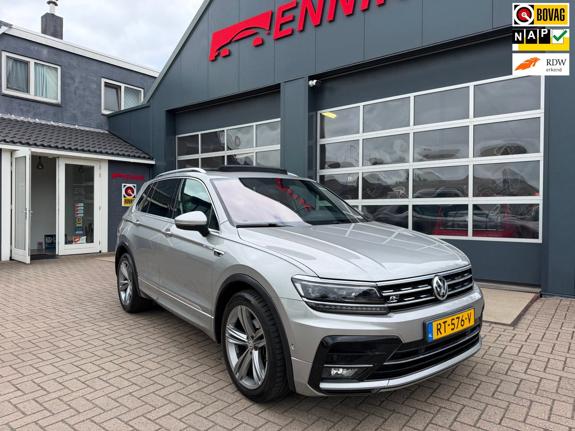 Volkswagen Tiguan 1.4 TSI ACT Comfortline Business R-Line /, Voorwielaandrijving, Dealer onderhouden, Euro 6, 4 cilinders
