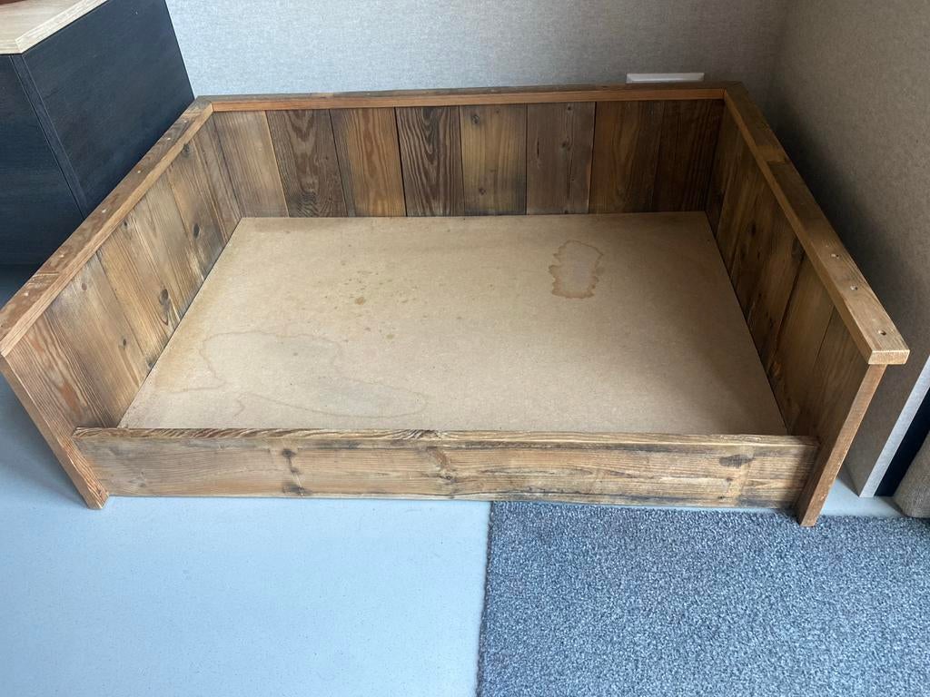 Houten hondenmand voor bv een Labrador, Ophalen, Zo goed als nieuw, Overige