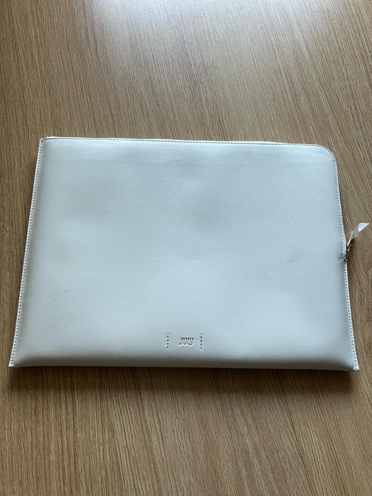Luxe laptop sleeve 16" Apple - merk July - wit Juliette Tote, Ophalen of Verzenden, 16 inch, Nieuw, July