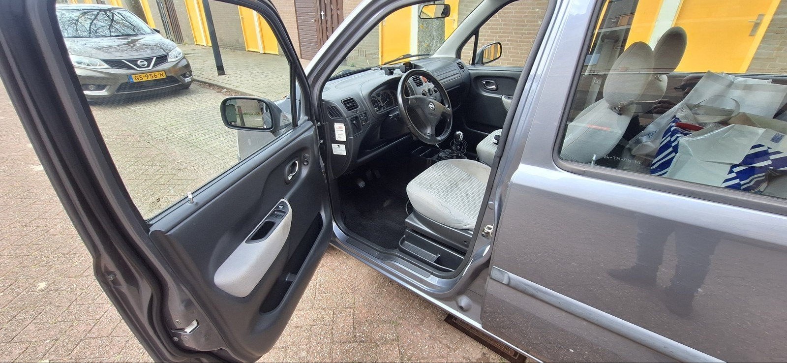 Opel Agila 1.2 16V Twinport 2006 Grijs, Auto's, Voorwielaandrijving, 40 €/maand, 4 cilinders, 1229 cc