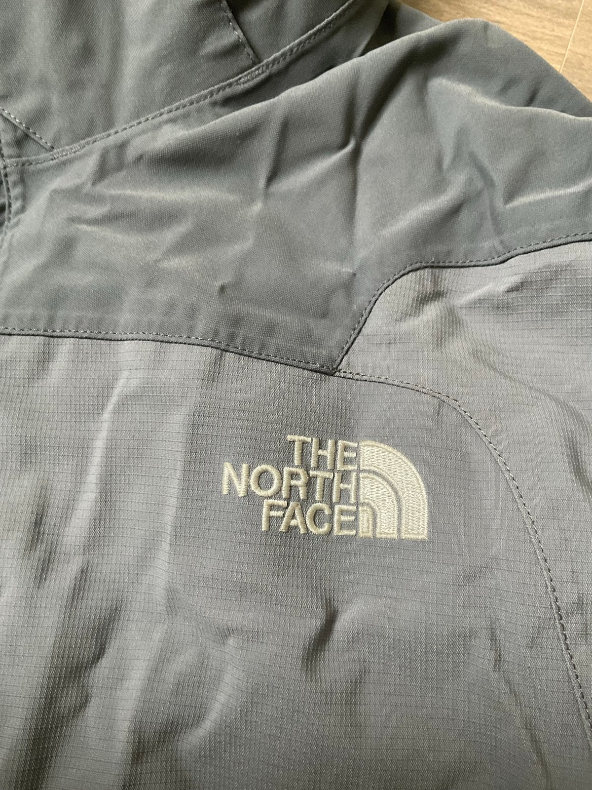 The North Face HyVent Jas - Grijs (Maat L), Kleding | Heren, Jassen | Winter, Verzenden, Gedragen, Maat 52/54 (L), Grijs