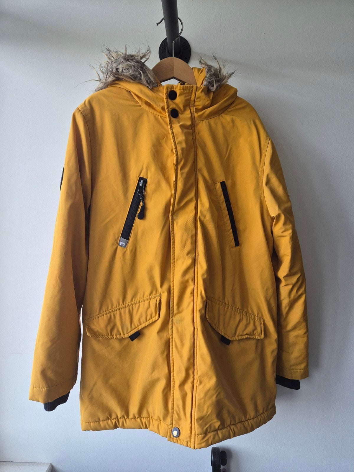 Primark gele winterjas met capuchon/bontkraag maat 140, Kinderen en Baby's, Gebruikt, Jongen of Meisje, Ophalen of Verzenden, Primark