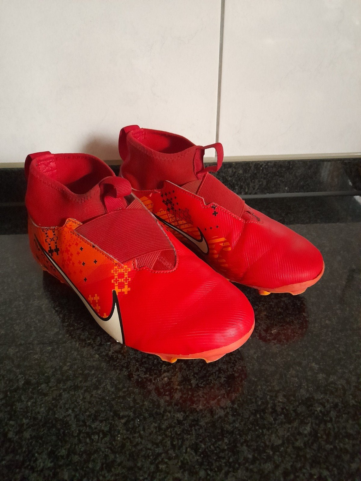 Nike voetbalschoenen maat 37.5, Maat XS of kleiner, Ophalen of Verzenden, Gebruikt, Schoenen