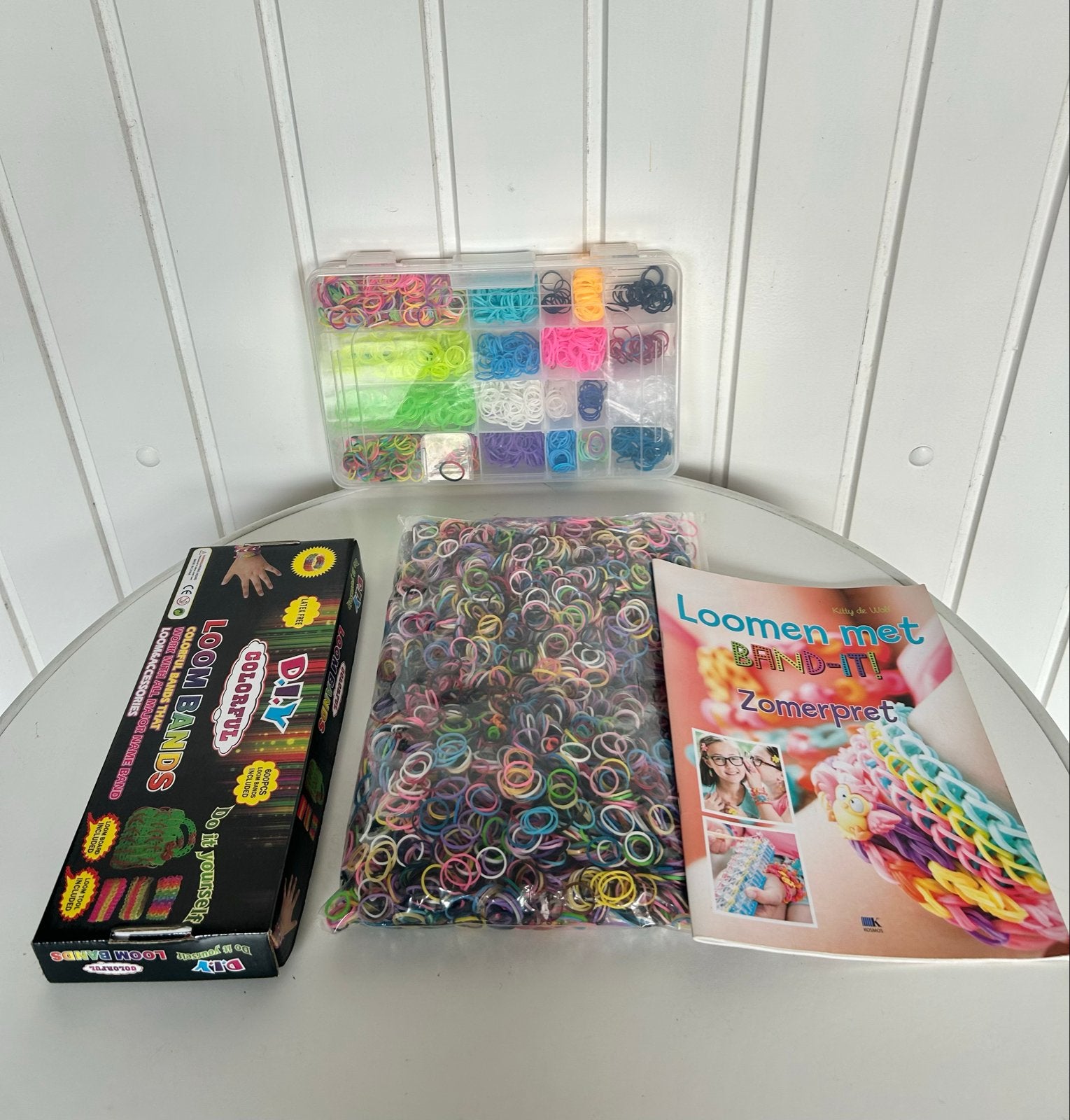 Loom bands set met boek 'Loomen met Band-it Zomerpret', Gebruikt, Overige thema's, Meerkleurig, Ophalen of Verzenden