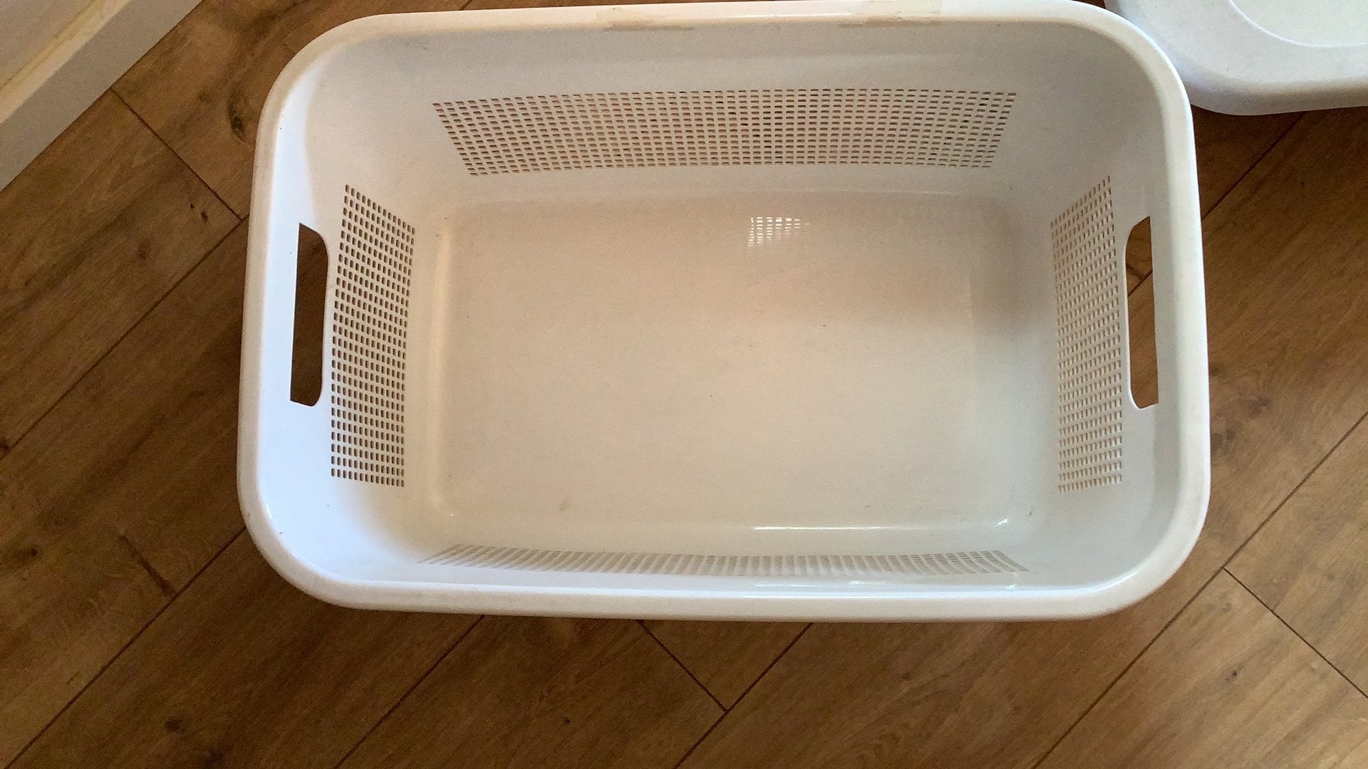 Opruiming wasmand, Ophalen, Zo goed als nieuw, Rond, Hout
