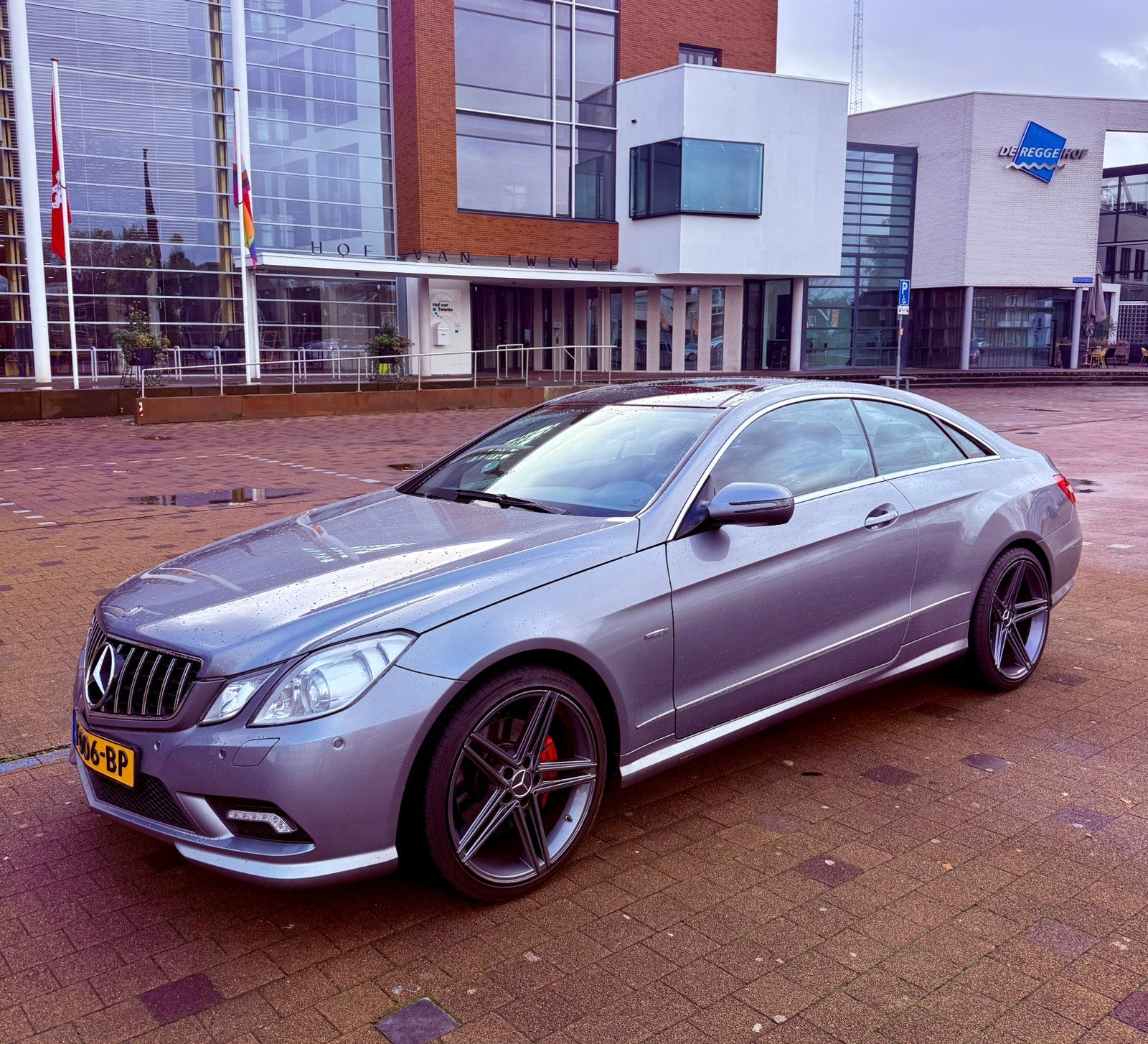 Mercedes-Benz E-Klasse 3.5 E350 CGI Coupe AUT 2009 Grijs, Auto's, Automaat, Achterwielaandrijving, 1800 kg, 4 stoelen