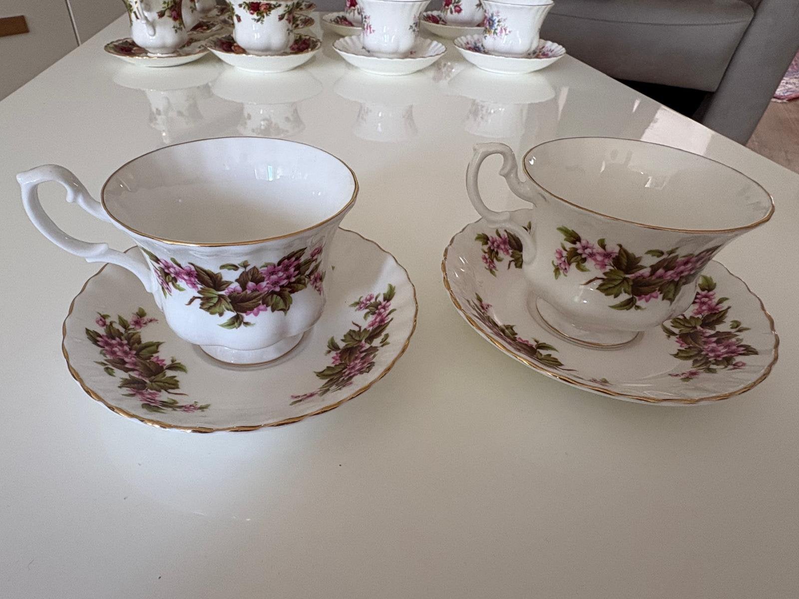 Royal Albert, Ophalen